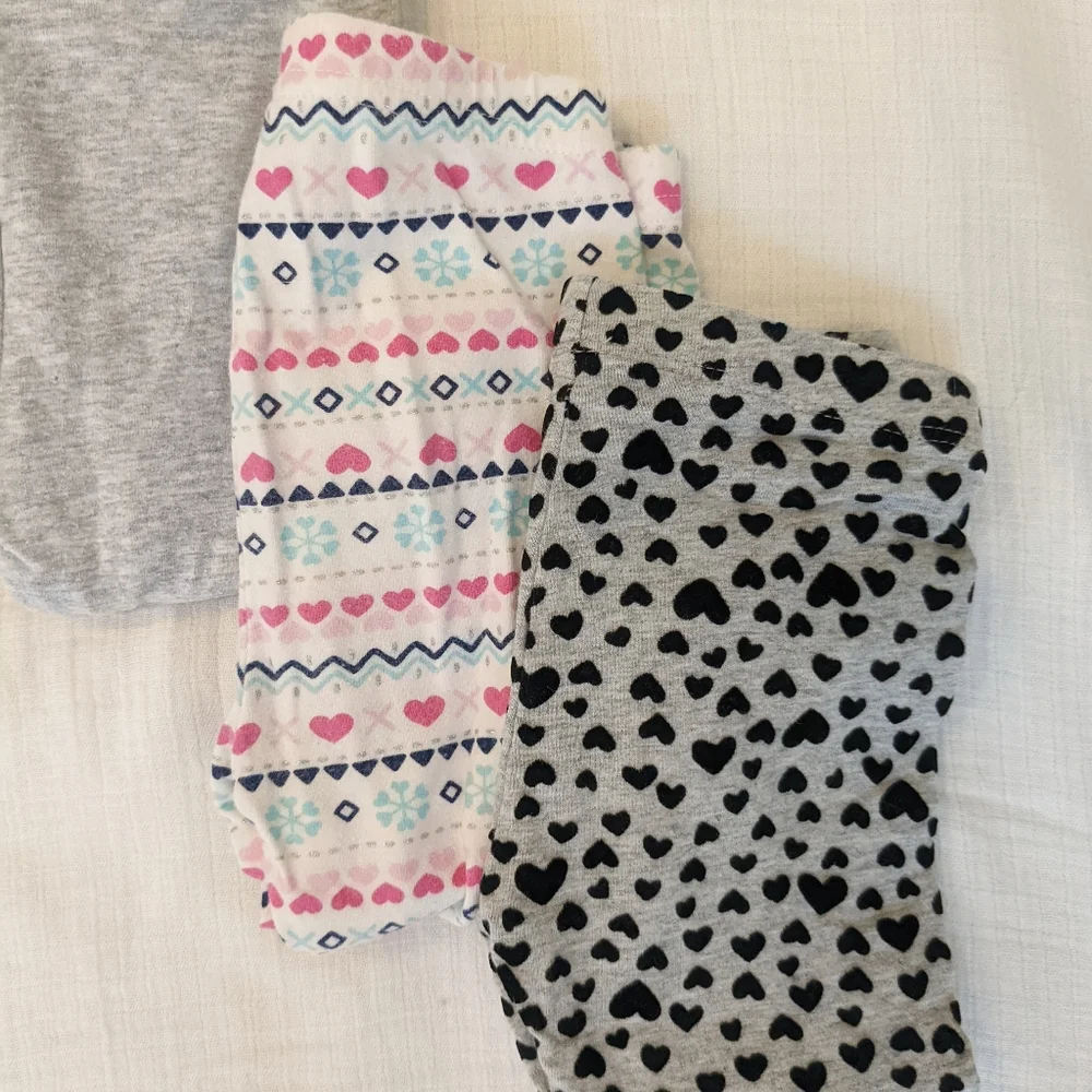 Carter's pants bundle of 4 size 12 months, hearts floral snow Girls Leggings